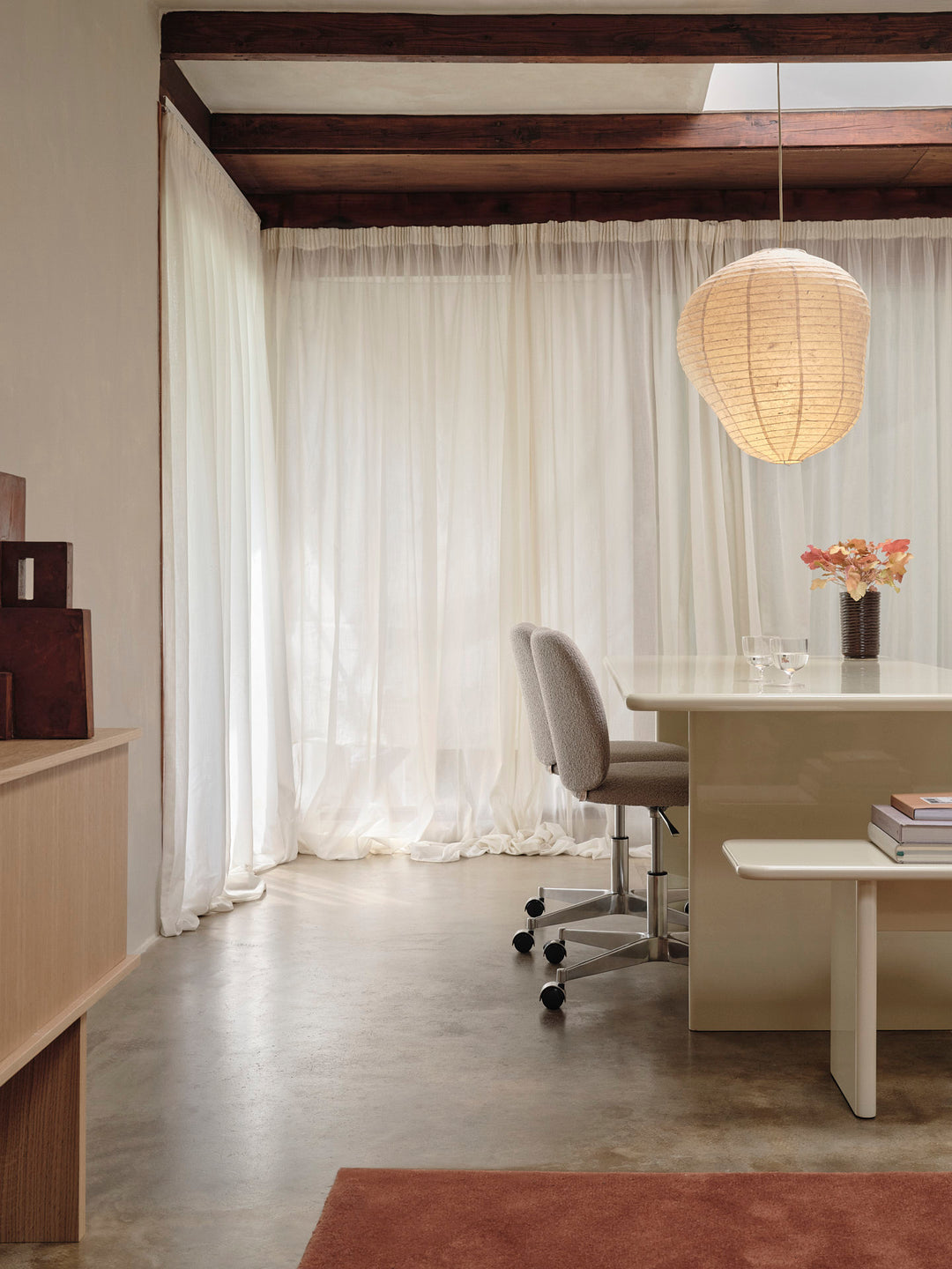 Ferm Living RICO -työtuoli, kääntyvä