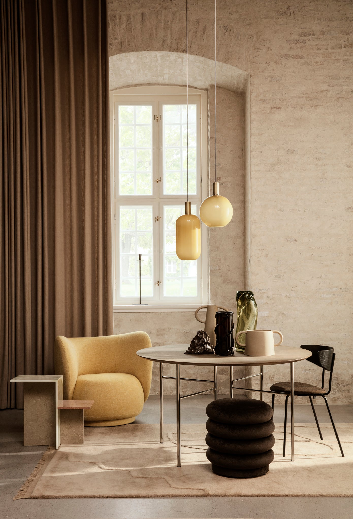 Ferm Living DISTINCT -sivupöytä