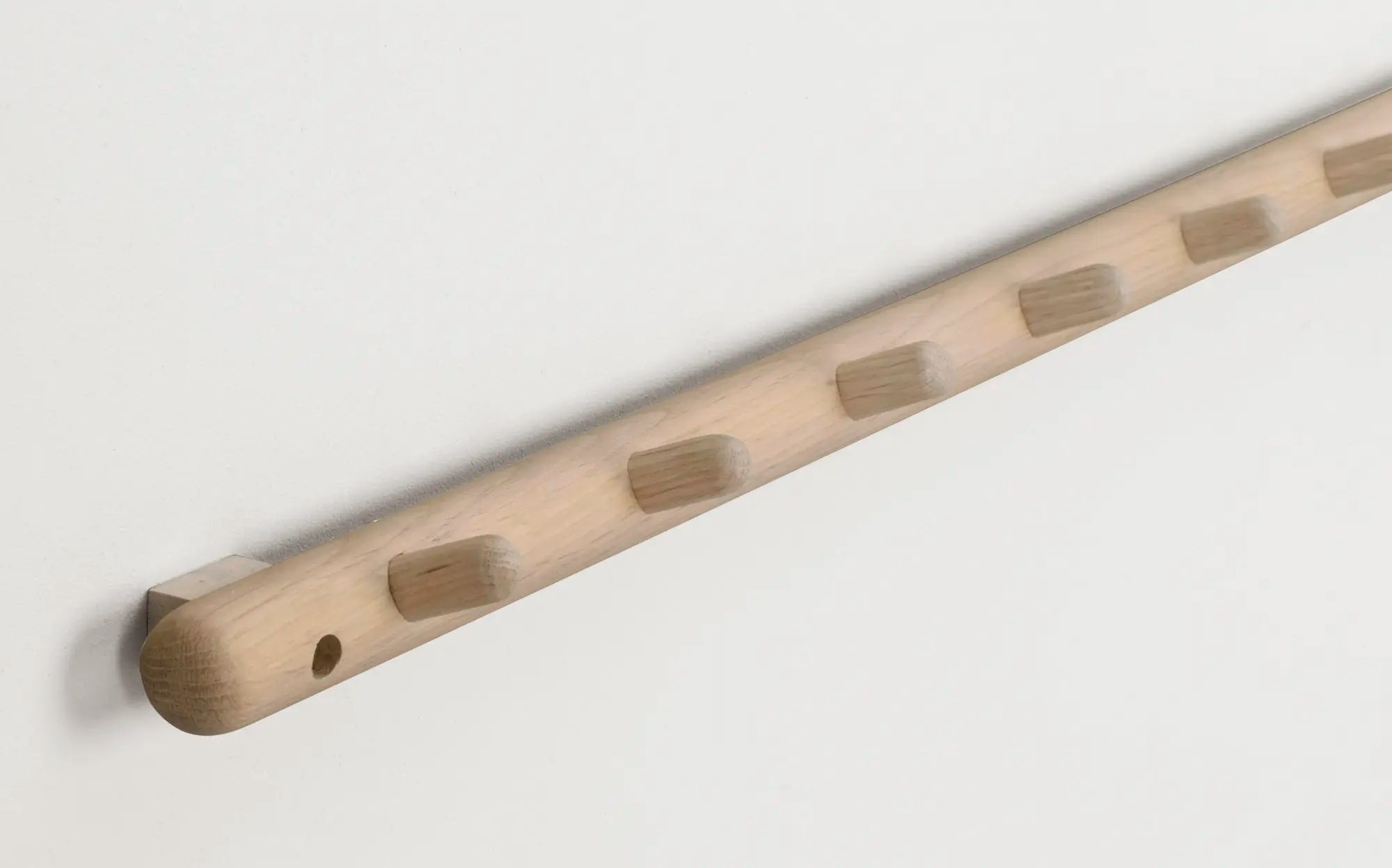 Rowico MILFORD -seinänaulakko