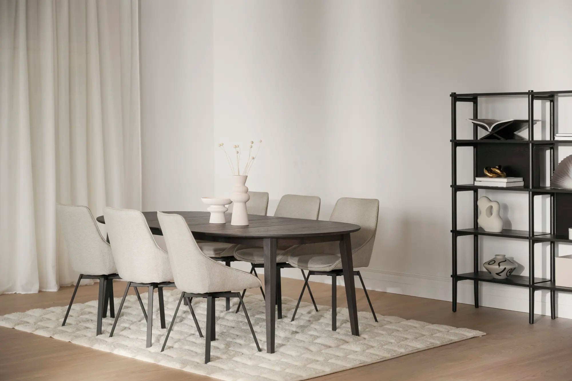 Rowico FILIPPA -pöytä