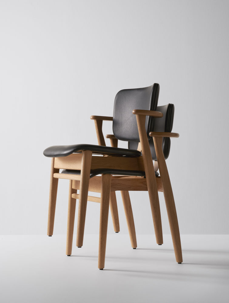 Artek DOMUS -tuoli, nahkaverhoiltu