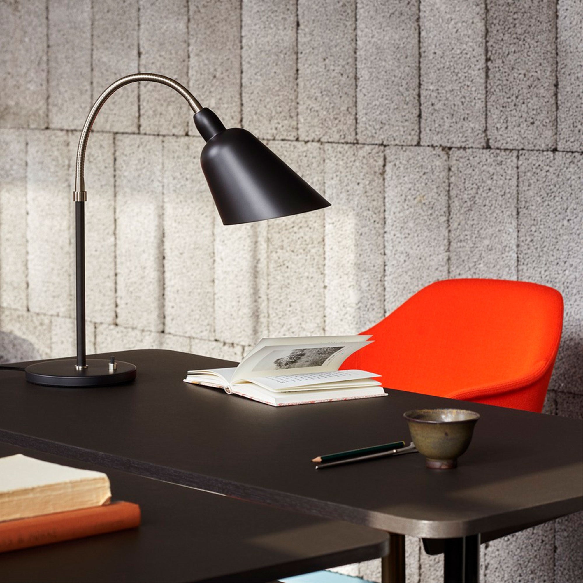 &tradition PAVILION AV16 -työpöytä