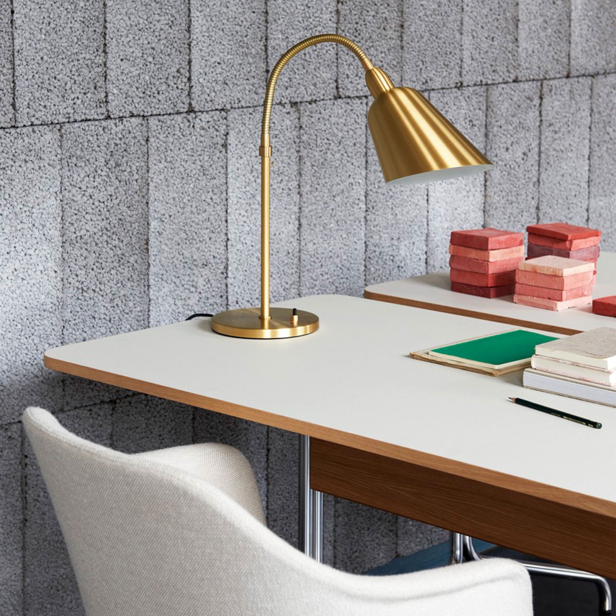 &tradition PAVILION AV16 -työpöytä