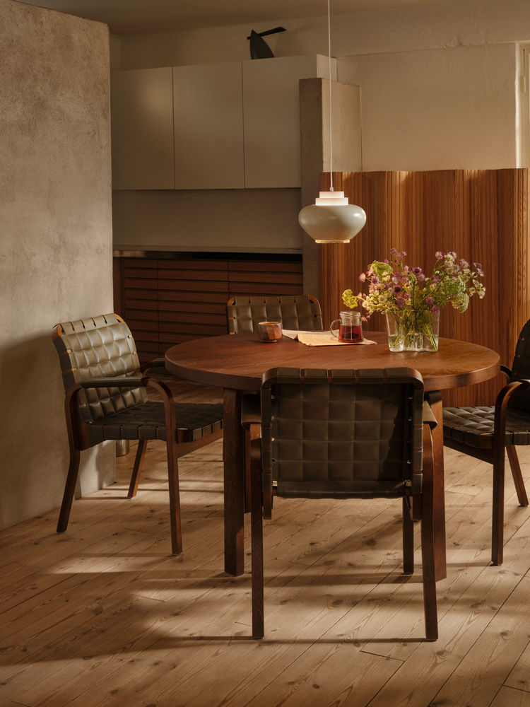 Artek 91 -pöytä, pähkinä