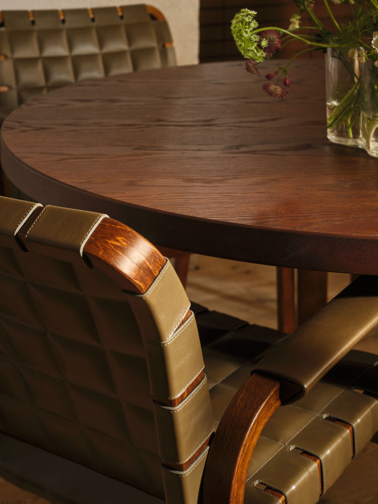 Artek 91 -pöytä, pähkinä