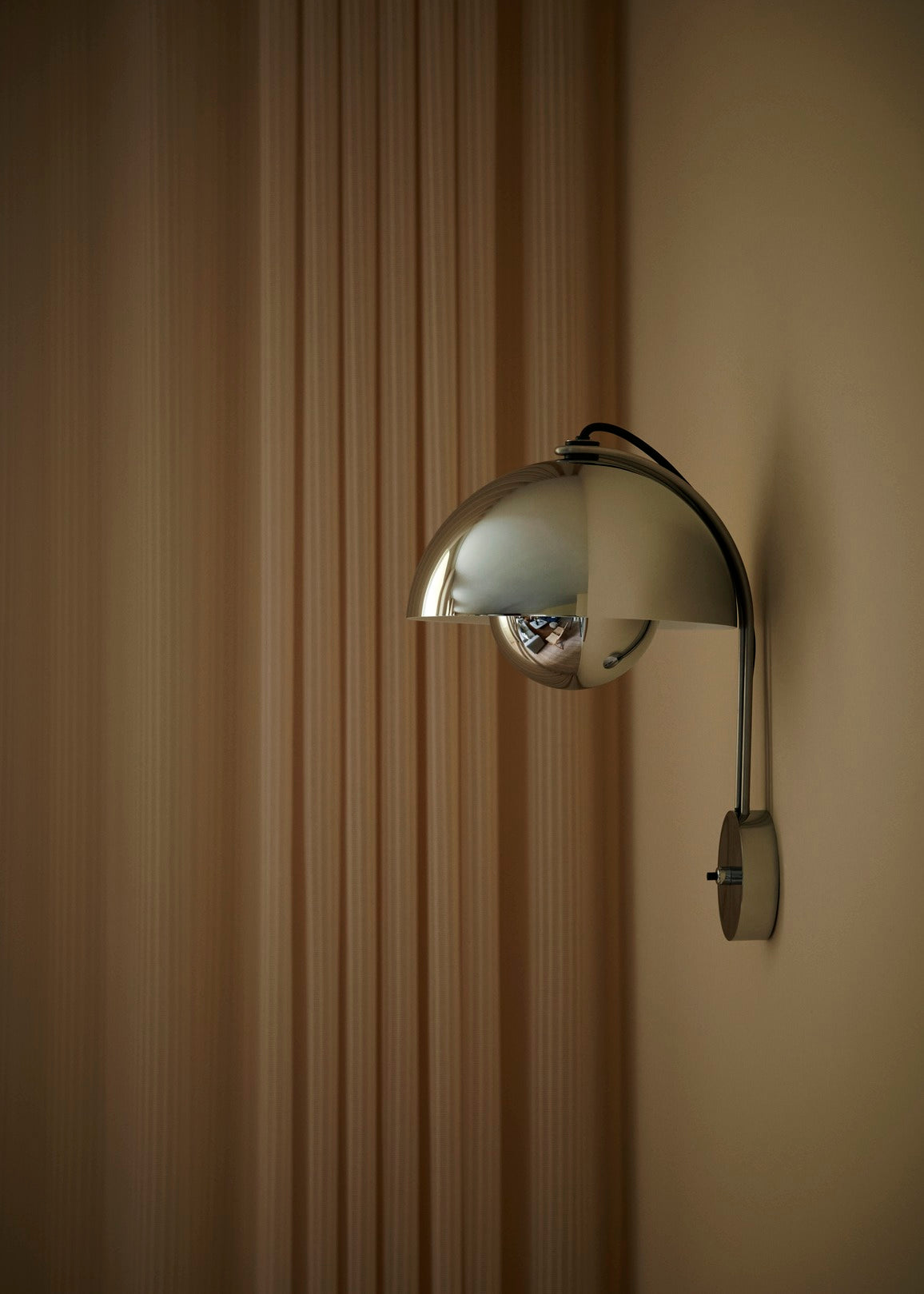 &tradition FLOWERPOT VP8 -seinävalaisin