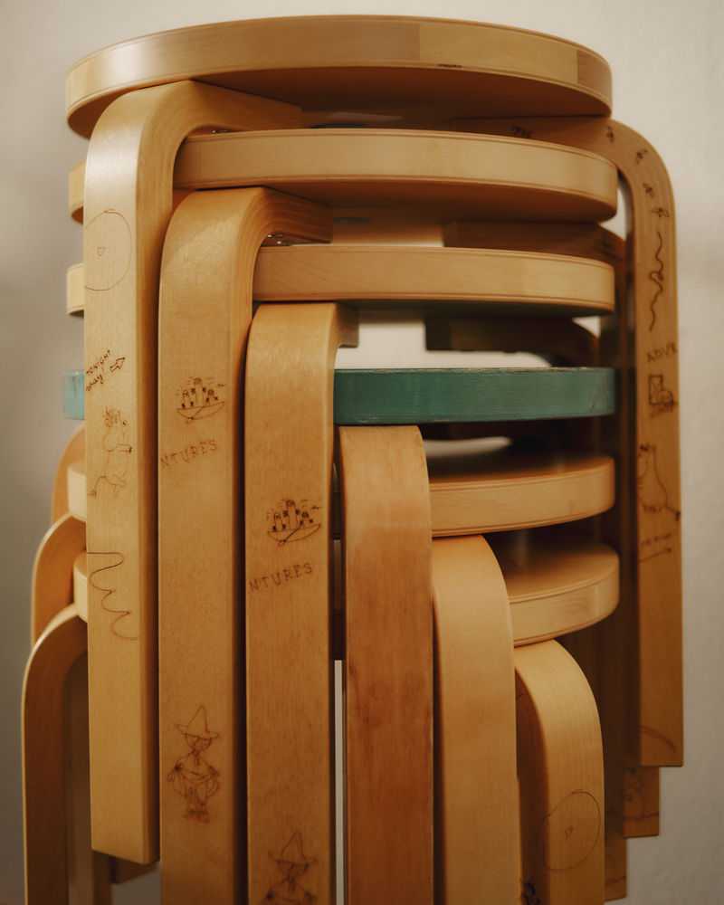 Artek + MUUMIT 60 JUHLA -jakkara