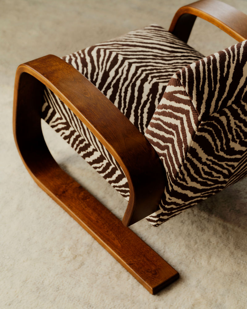 Artek 400 ''TANKKI'' -nojatuoli, Zebra ruskea-valkoinen
