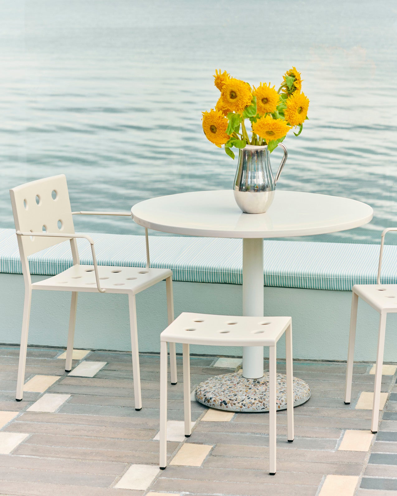 Hay CERAMIC -pöytä