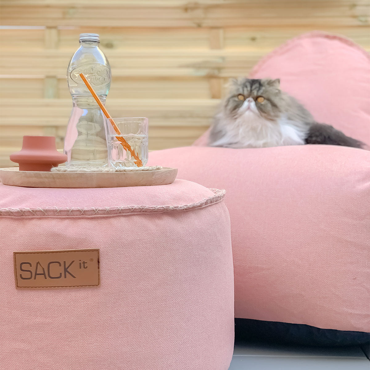 Sackit COBANA LOUNGE -säkkituoli ja POUF -rahi
