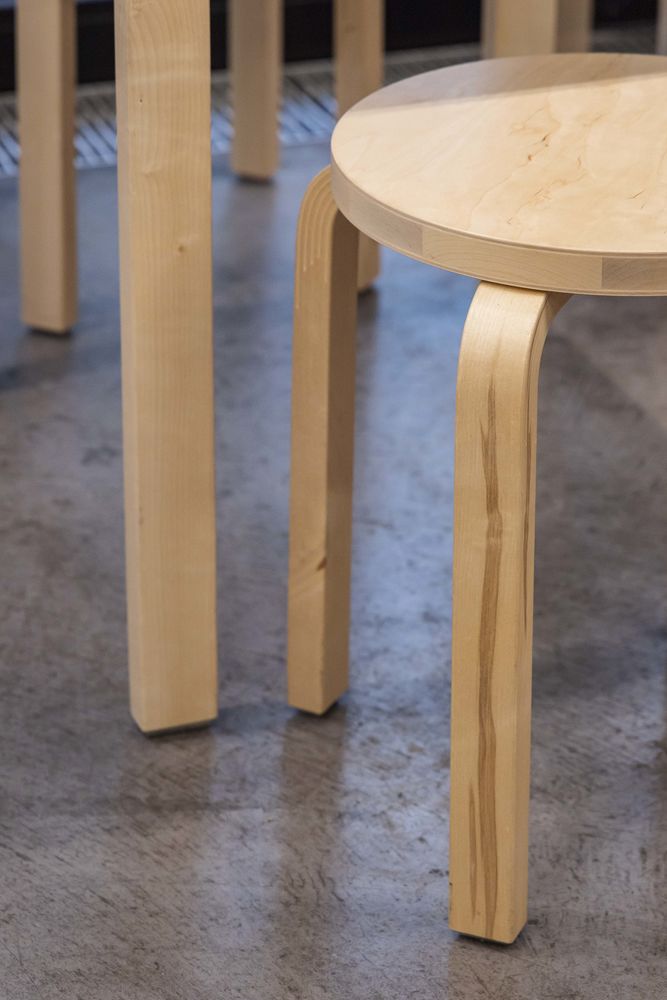 Artek E60 VILLI -jakkara