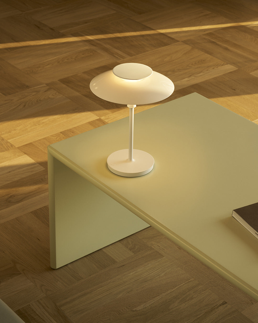 Louis Poulsen PH 80 PORTABLE -ladattava valaisin