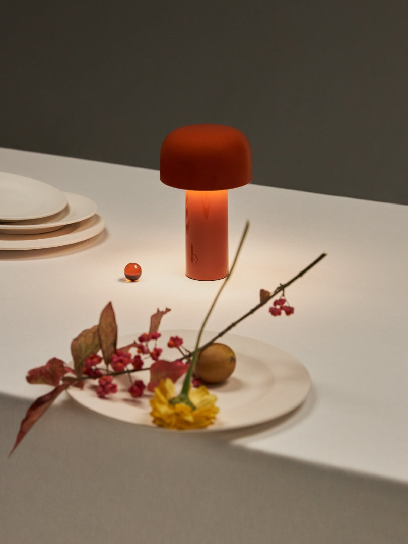 Flos BELLHOP -pöytävalaisin