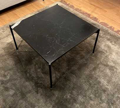 Adea PLATEAU -pöytä, Black marquinia/black, 61x61, myymälämalli