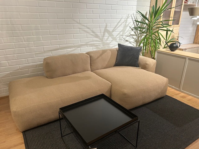 Hay MAGS SOFT COMB. 3 LOW 2,5 SEATER -sohva, matalalla käsinojalla, Flamiber J7-2/Carne, myymälämalli