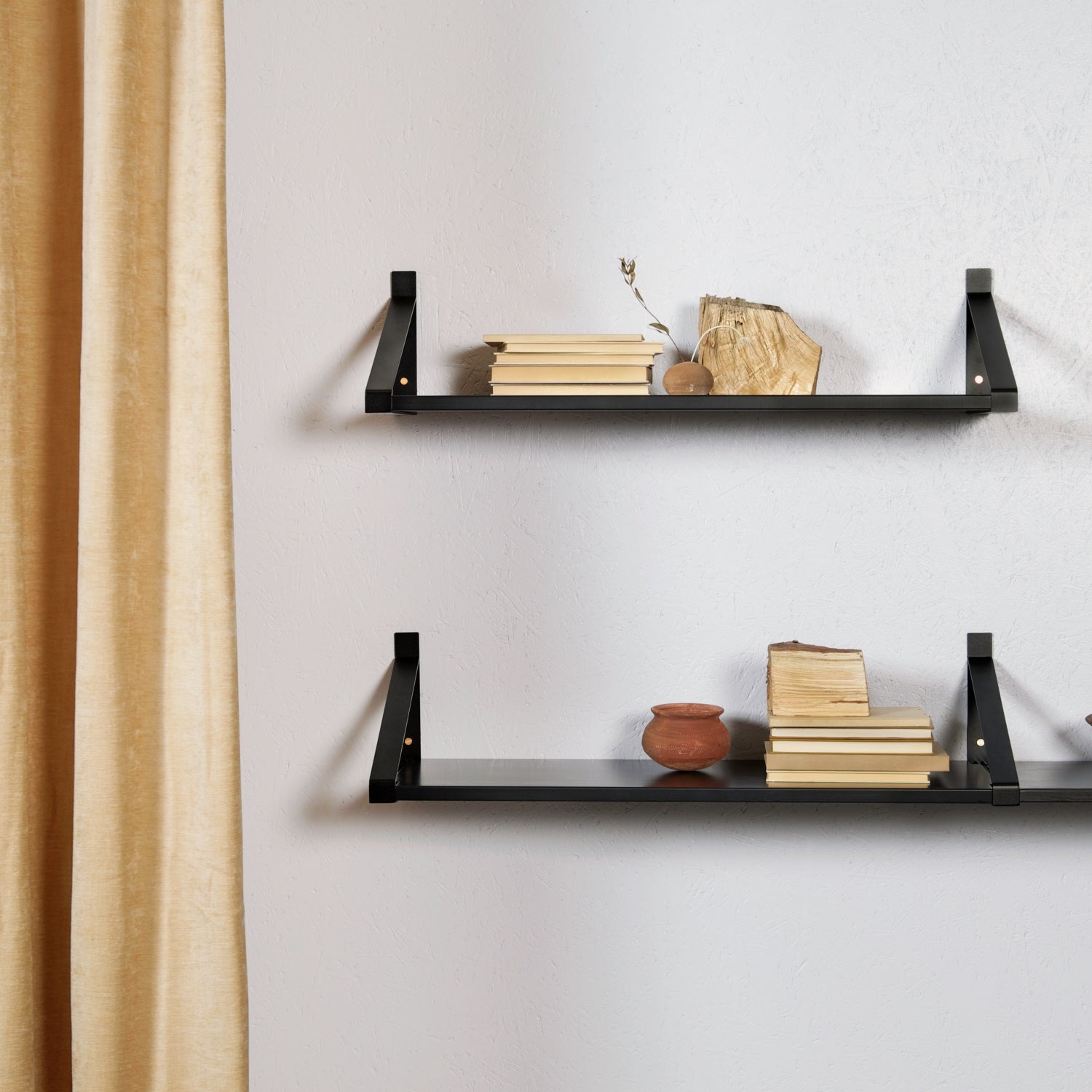 Lundia SEINÄHYLLYN KANNATIN