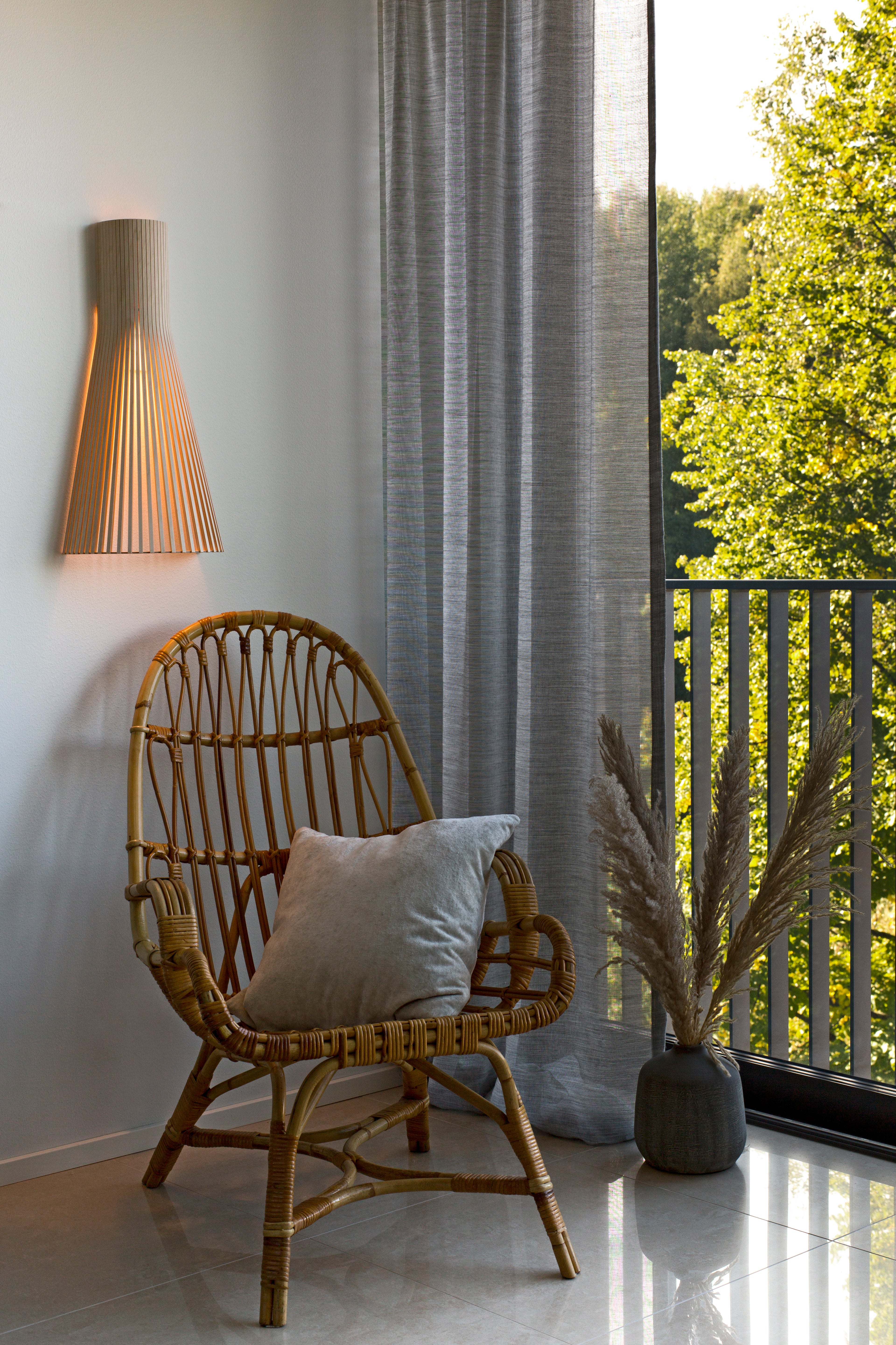 Secto SECTO 4230 -seinävalaisin