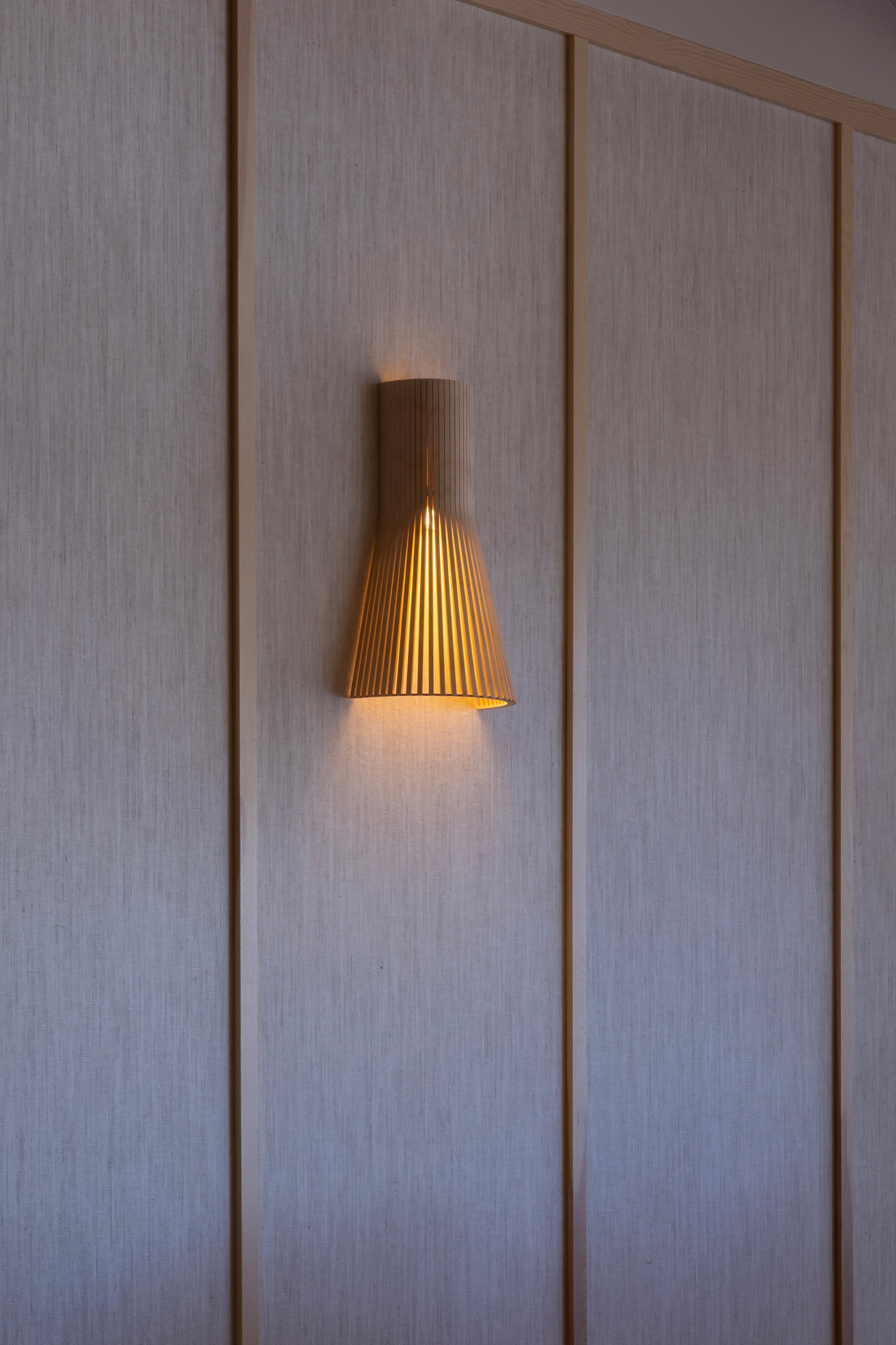 Secto SECTO 4231 -seinävalaisin