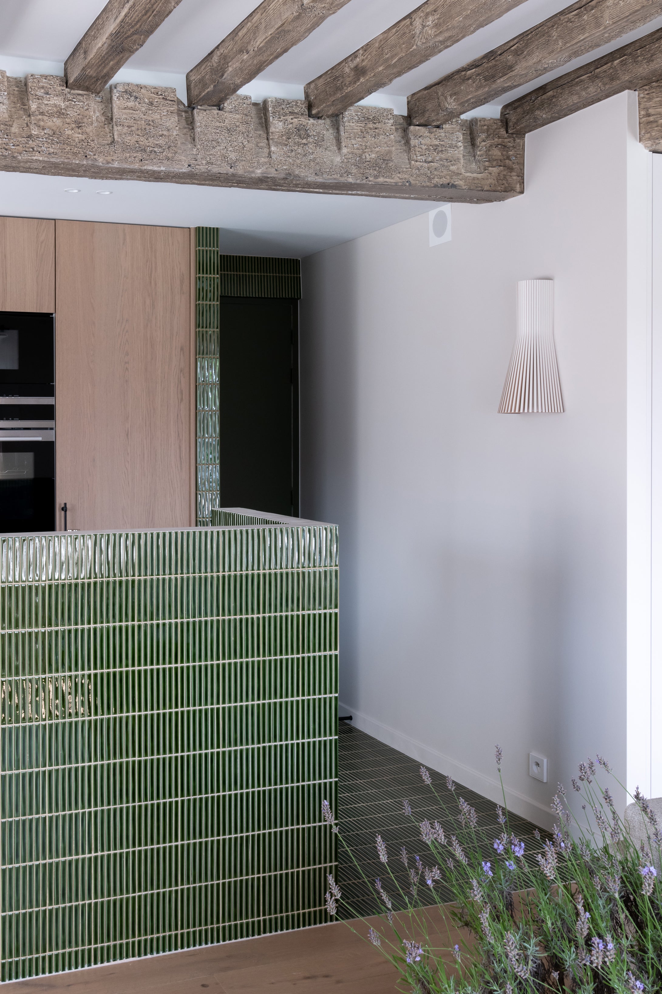 Secto SECTO 4231 -seinävalaisin