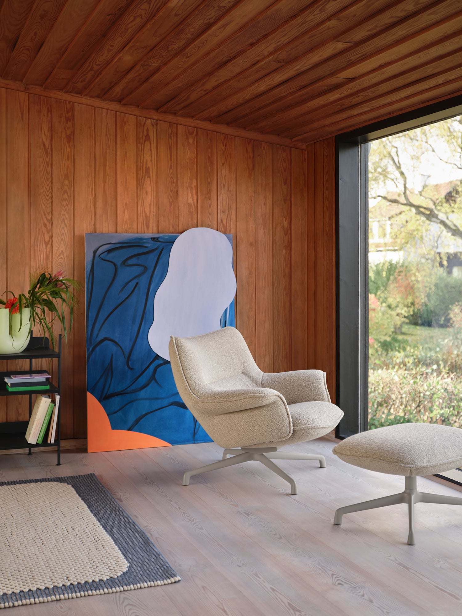 Muuto DOZE LOUNGE -nojatuoli, matala, pyörivä