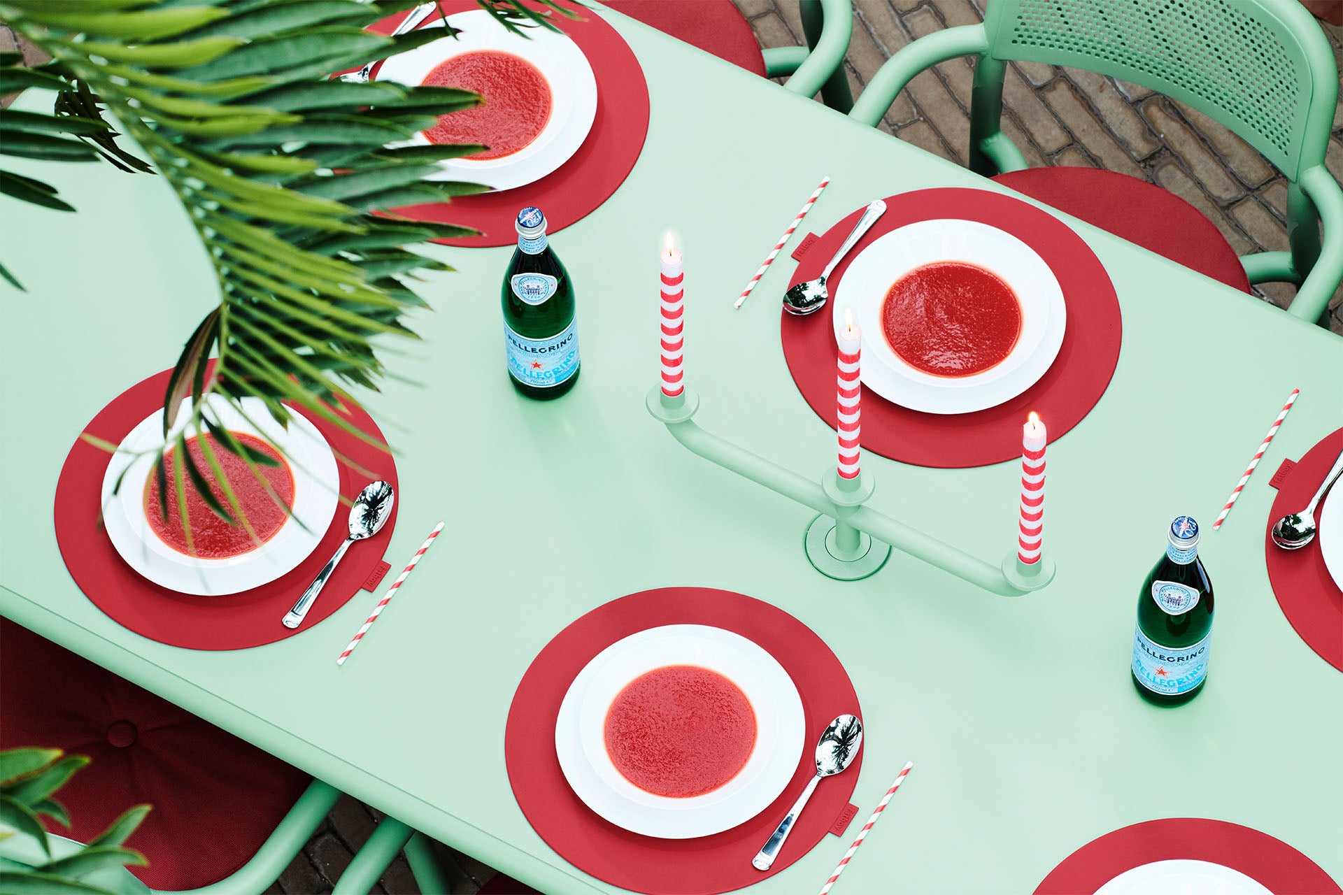 Fatboy TONÍ CANDLE HOLDER -kynttilänjalka pöytään