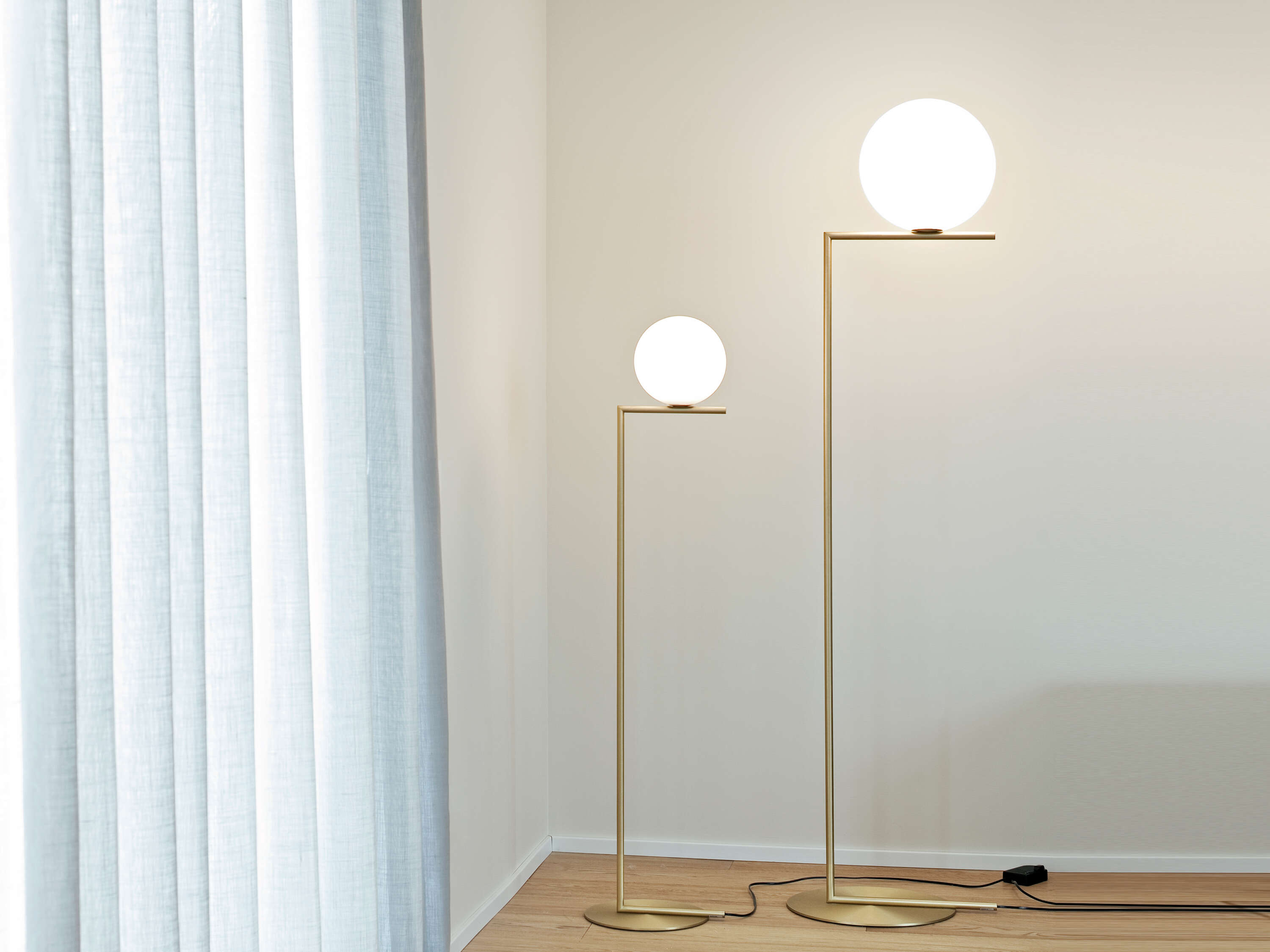 Flos IC F2 -lattiavalaisin