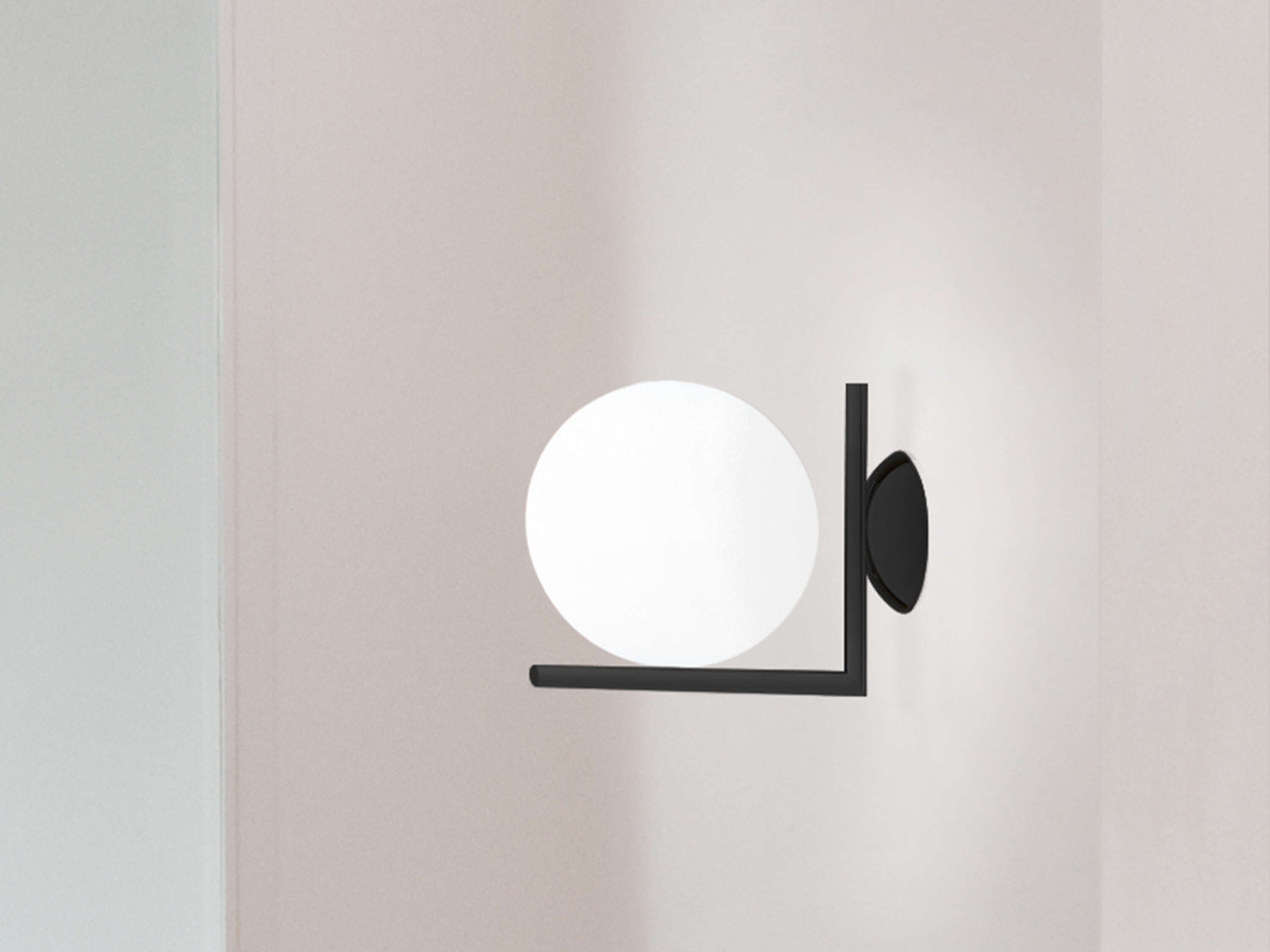 Flos IC C/W2 -seinävalaisin