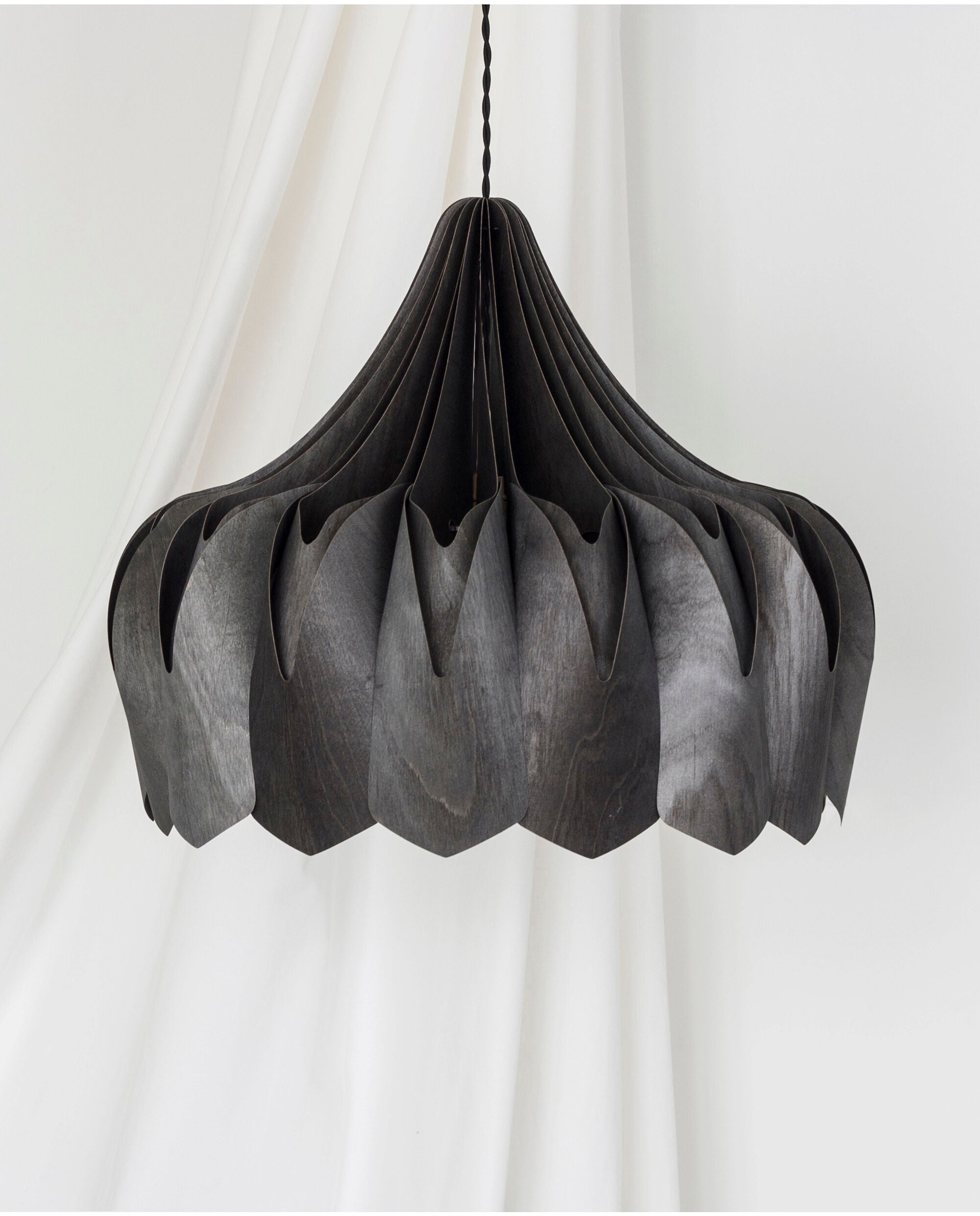 Pilke PIONI -valaisin