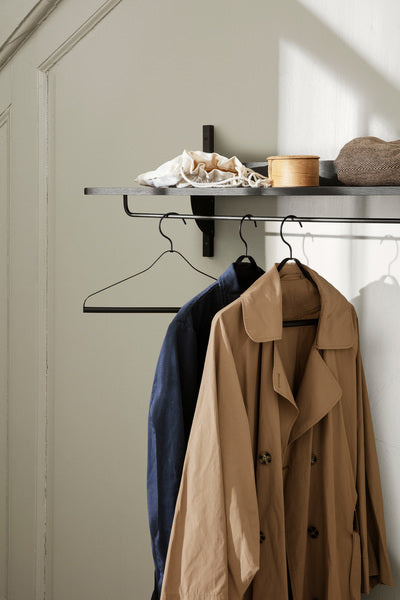Ferm Living SECTOR -seinänaulakko, black/brass