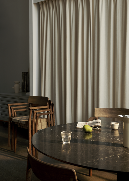 &tradition IN BETWEEN SK20 -pöytä