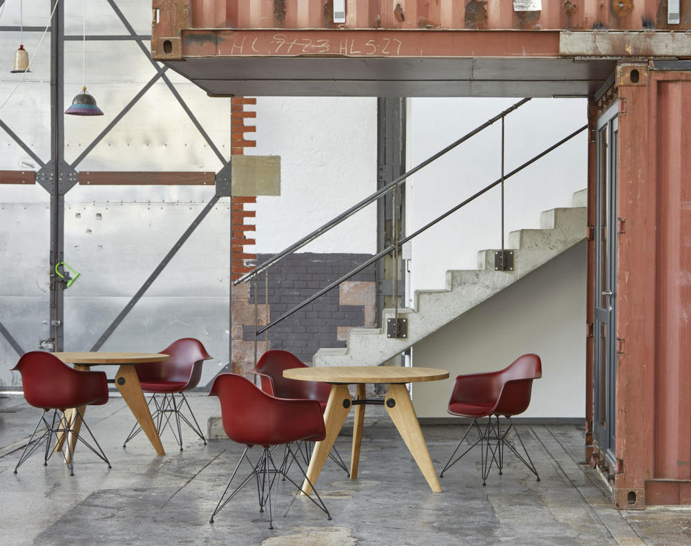 Vitra GUÉRIDON -pöytä