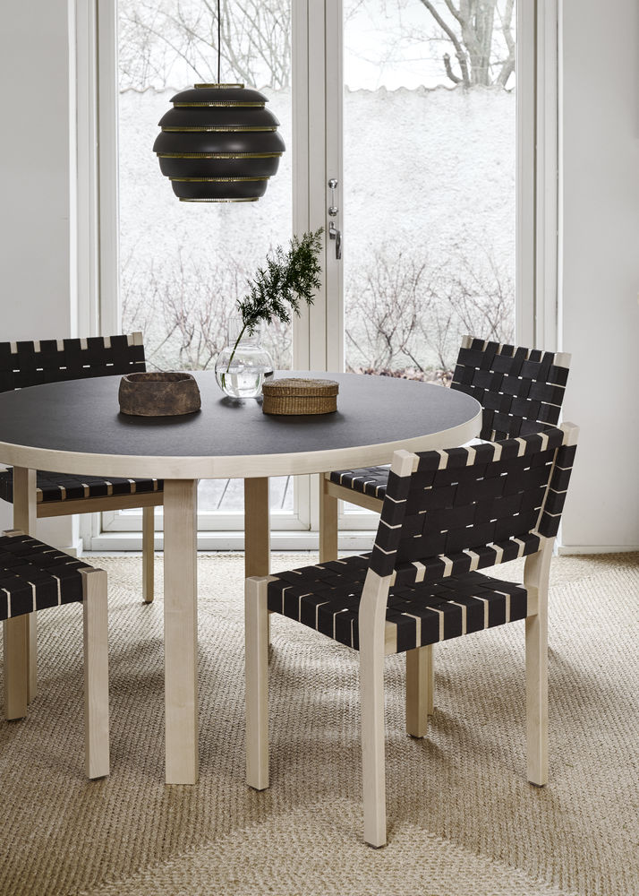 Artek A331 -valaisin "mehiläispesä", musta