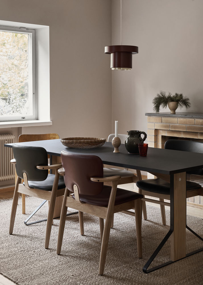 Artek DOMUS -tuoli, nahkaverhoiltu