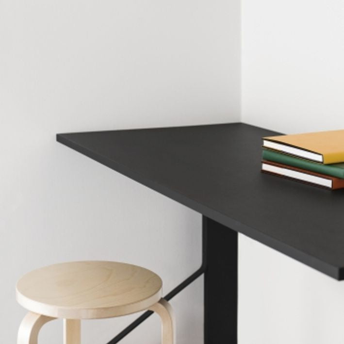 Artek KAARI REB 005 -työpöytä