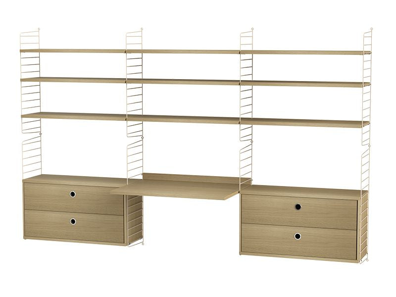 String System seinähylly työpisteellä, workspace F