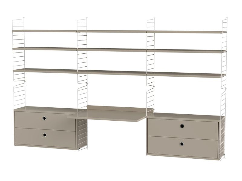 String System seinähylly työpisteellä, workspace F