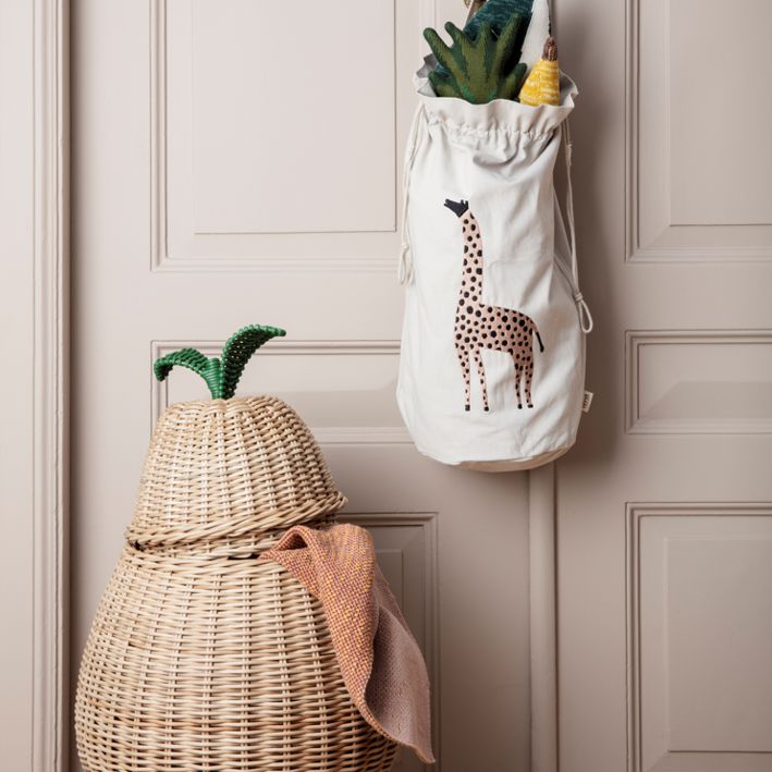 Ferm Living PEAR -rottinkikori