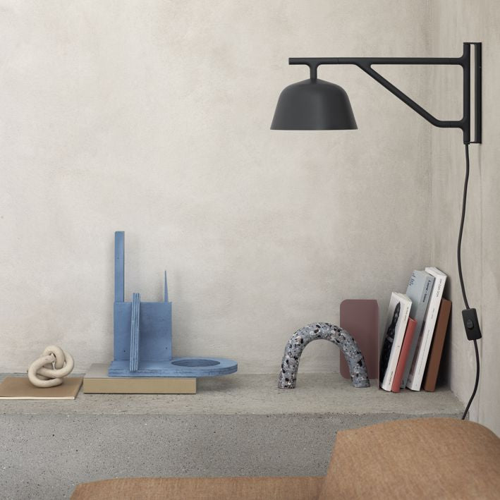 Muuto AMBIT -seinävalaisin, black