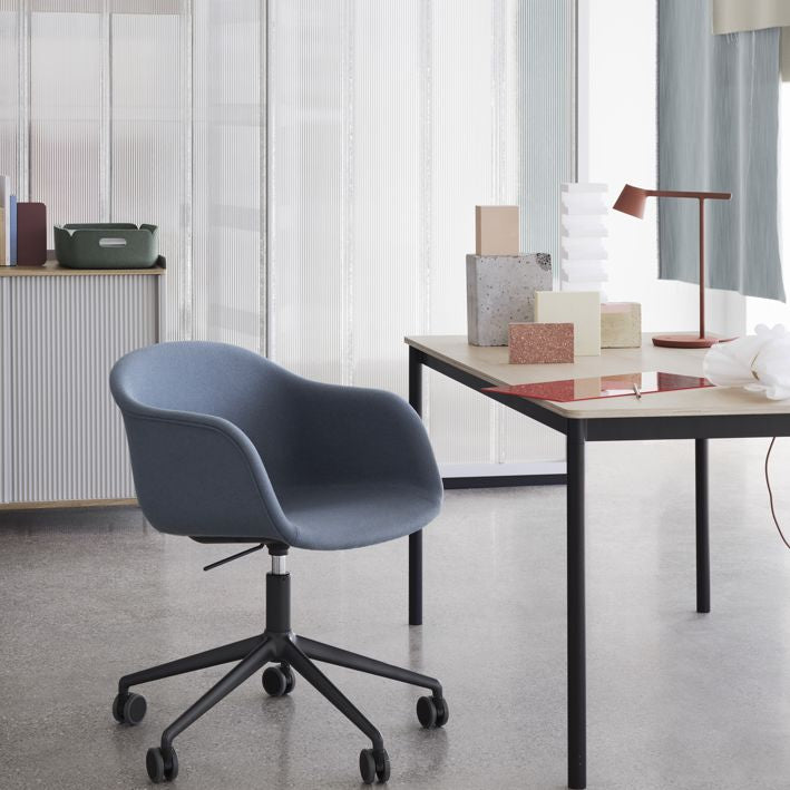 Muuto BASE -pöytä, 140x70 white/plywood/white