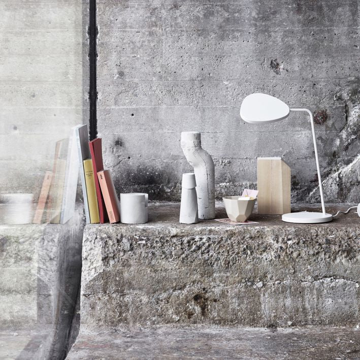 Muuto LEAF -pöytävalaisin