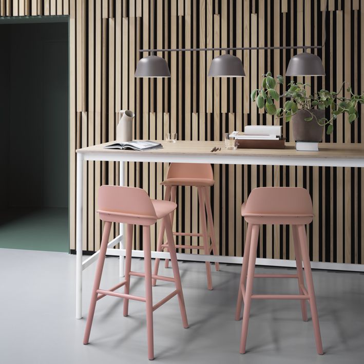 Muuto BASE HIGH -pöytä