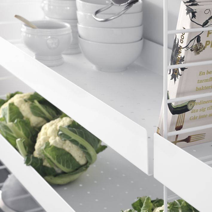 String system -metallihylly, korkea reuna 58x30cm