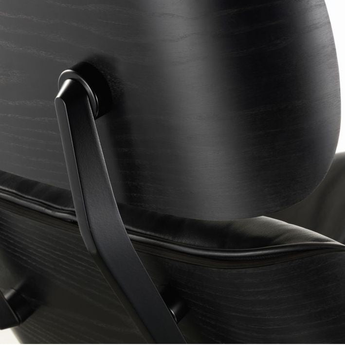 Vitra EAMES LOUNGE -nojatuoli, black ash