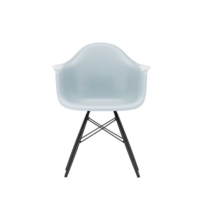 Vitra DAW-käsinojatuoli