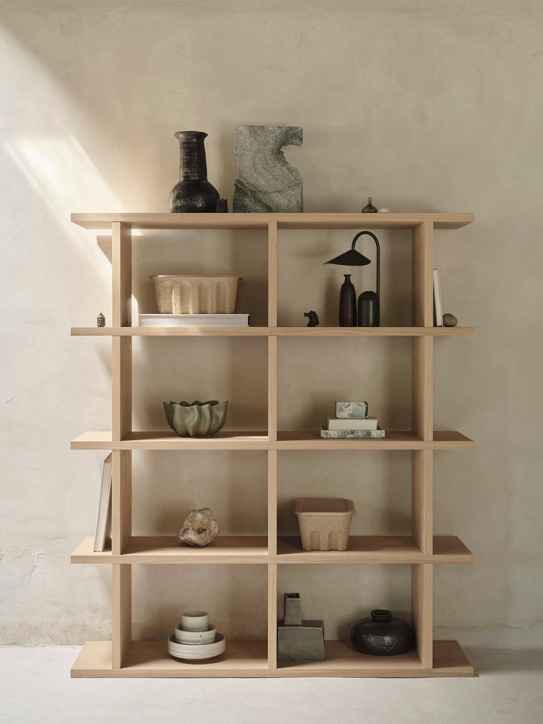 Ferm Living KONA 2x4 -kirjahylly