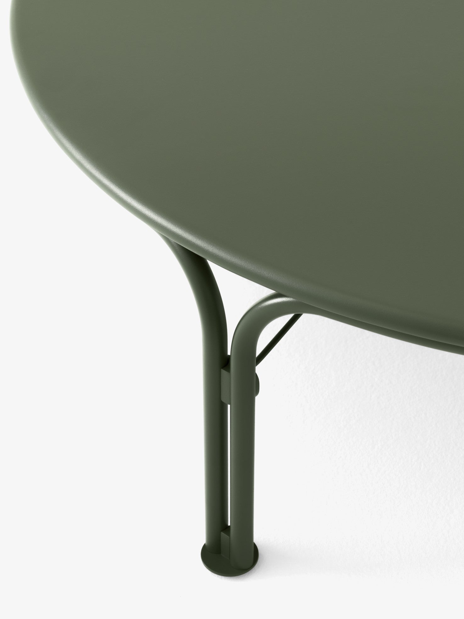 &tradition THORVALD OUTDOOR COFFEE TABLE SC108 ja SC109 -pöydät