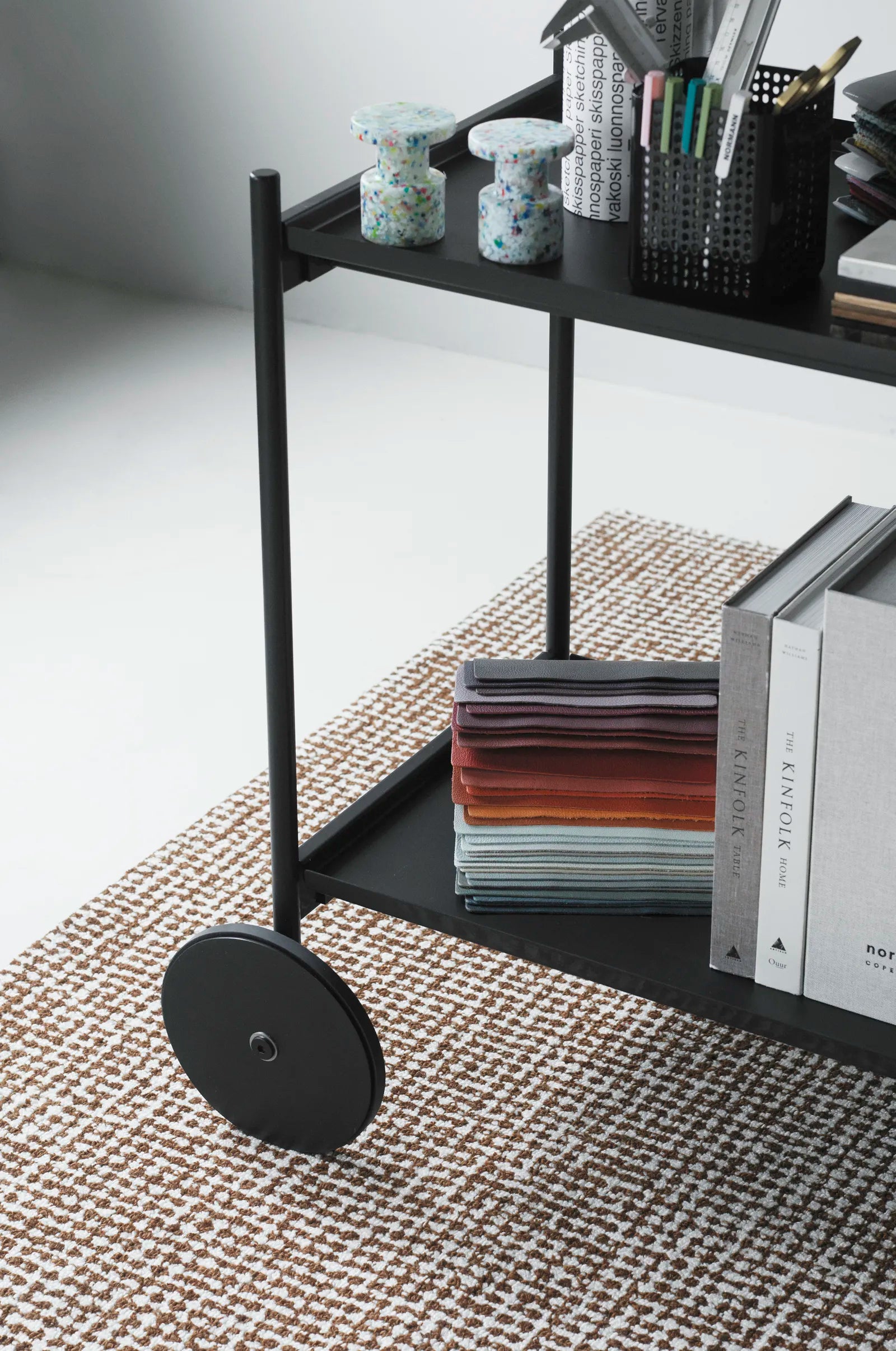 Normann Copenhagen RUL -tarjoiluvaunu