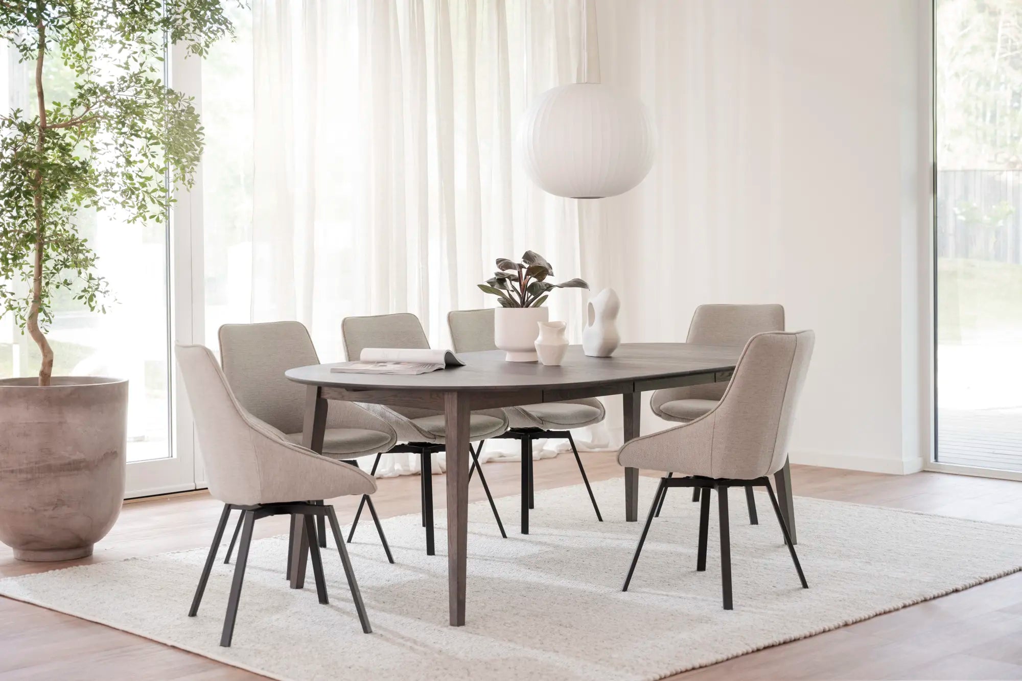 Rowico FILIPPA -pöytä