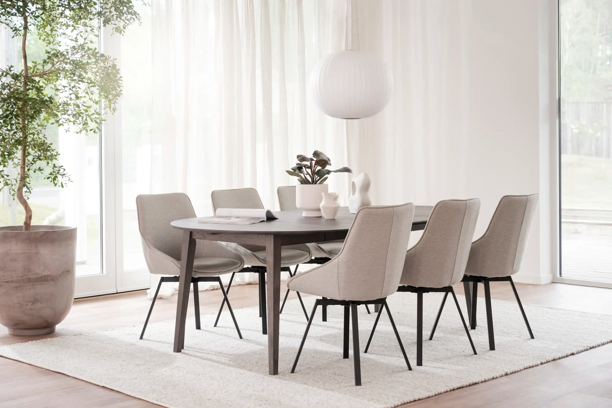 Rowico FILIPPA -pöytä