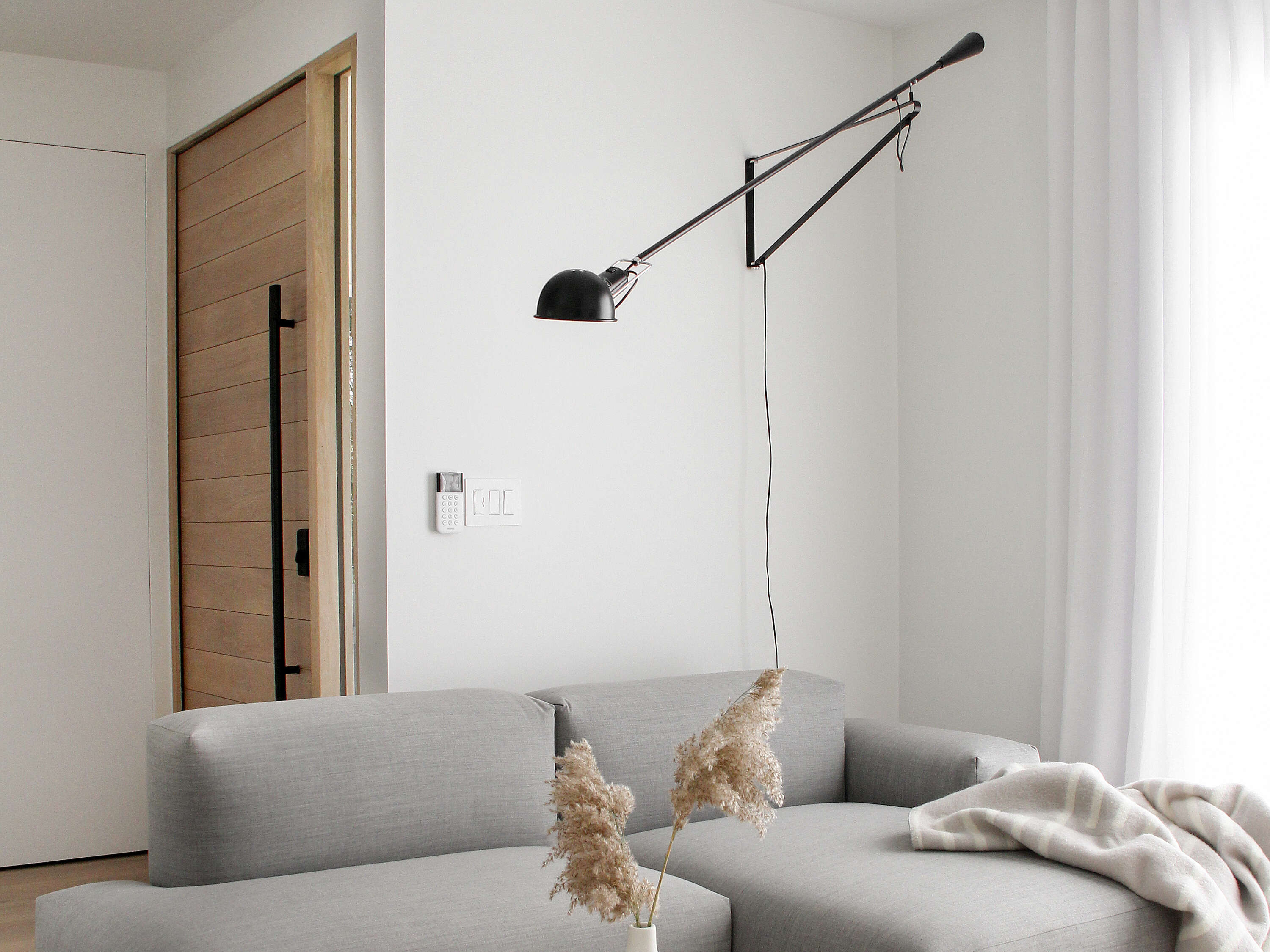Flos 265 -seinävalaisin